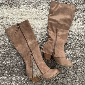 NIB Sassy Classy Heeled Boots